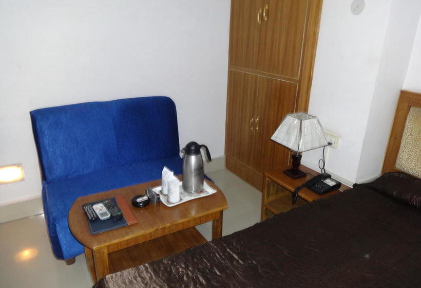 Hotel Harisons Continental 6