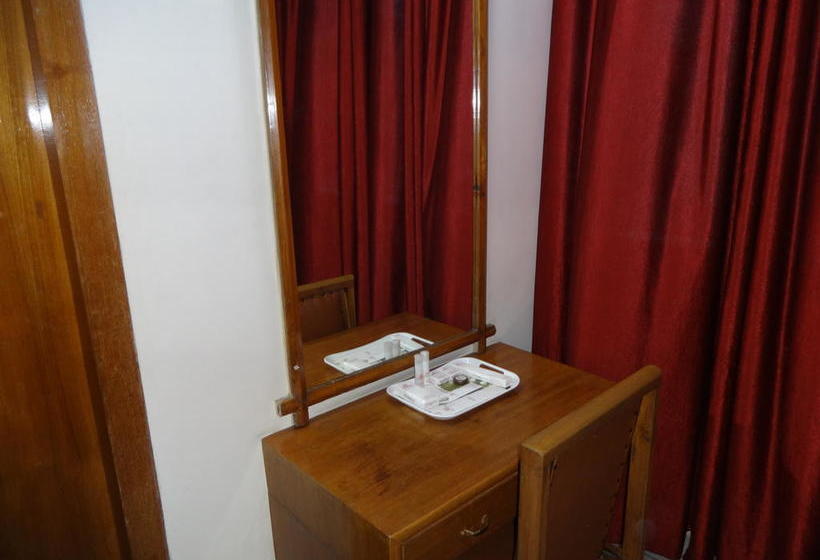 Hotel Harisons Continental 9