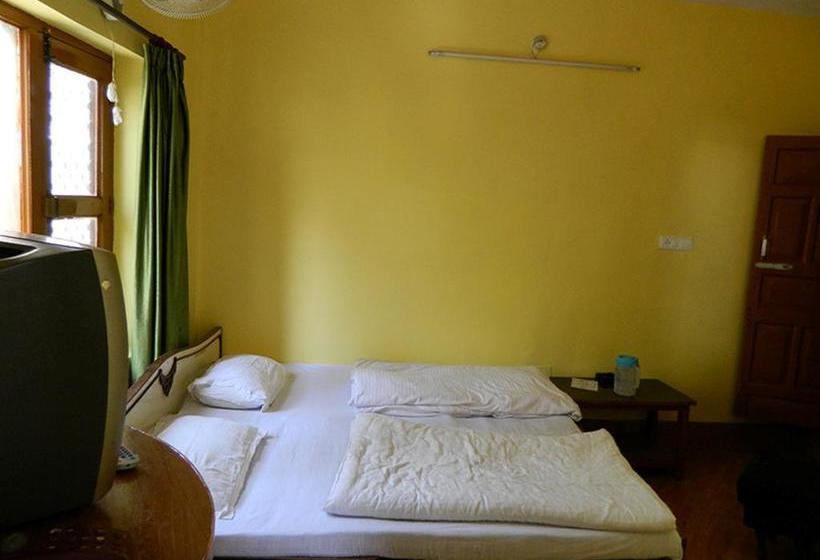 Moon Hotel Nainital 10