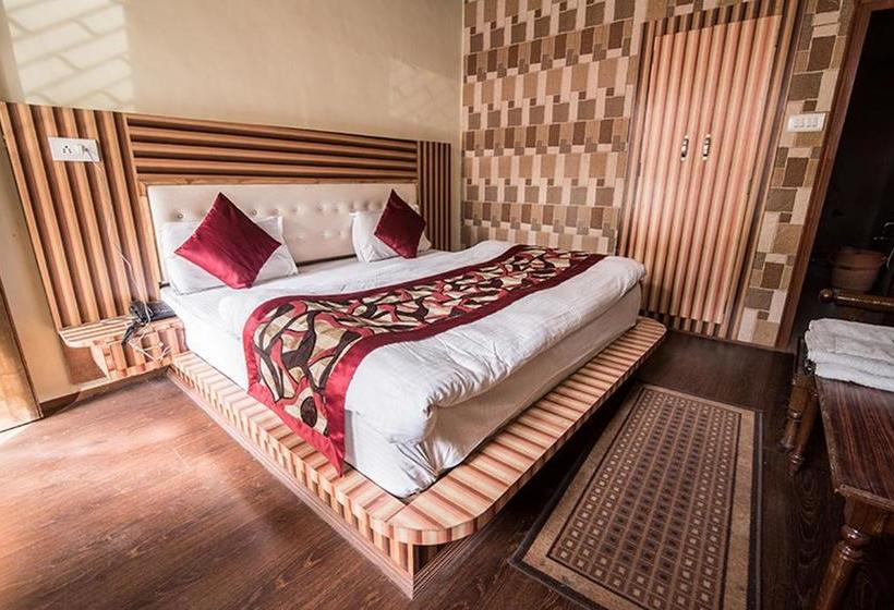 Moon Hotel Nainital 15