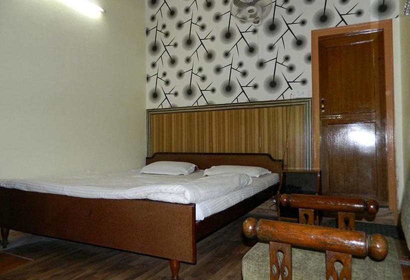 Moon Hotel Nainital 8