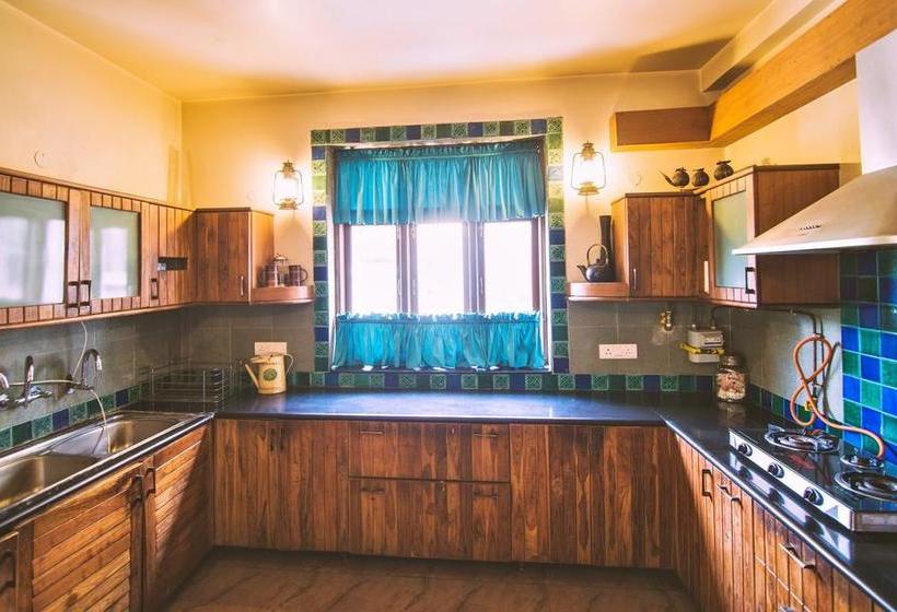 House Of Kapaali B&b 11