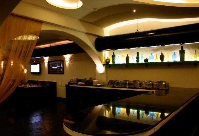 The Purple Leaf Hotels 11