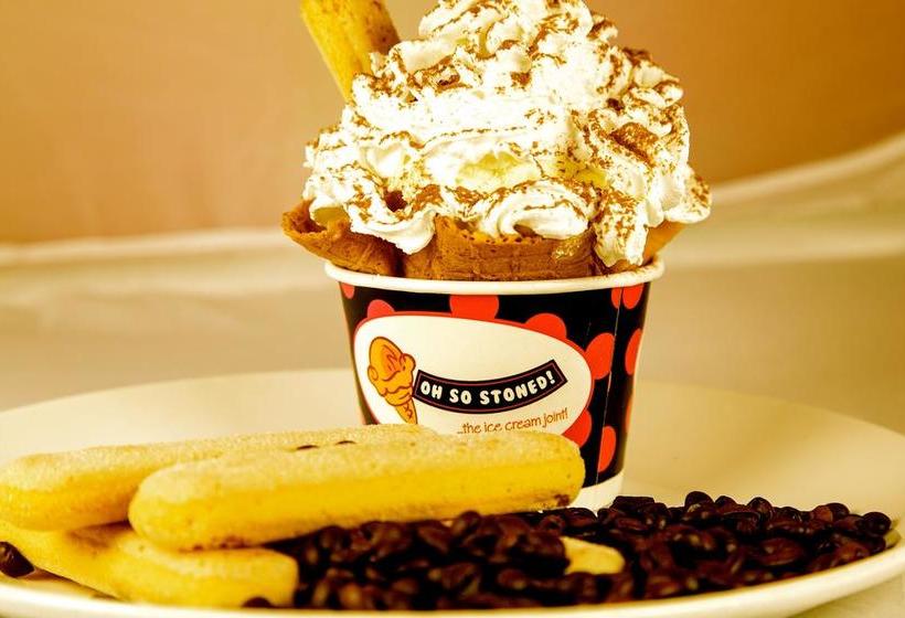 The Purple Leaf Hotels 8