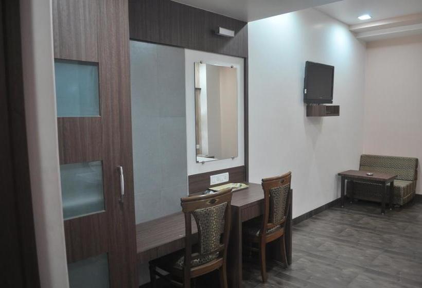 Hotel Indiana Inn 11