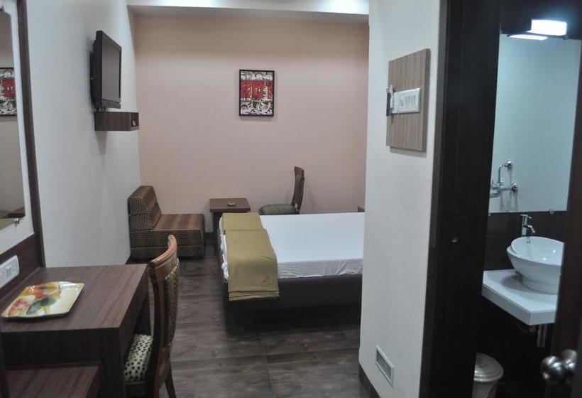 Hotel Indiana Inn 13