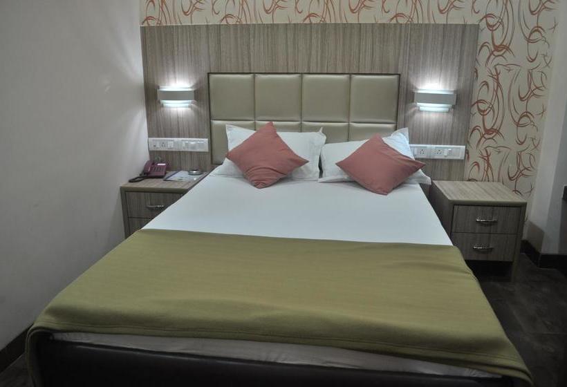 Hotel Indiana Inn 14