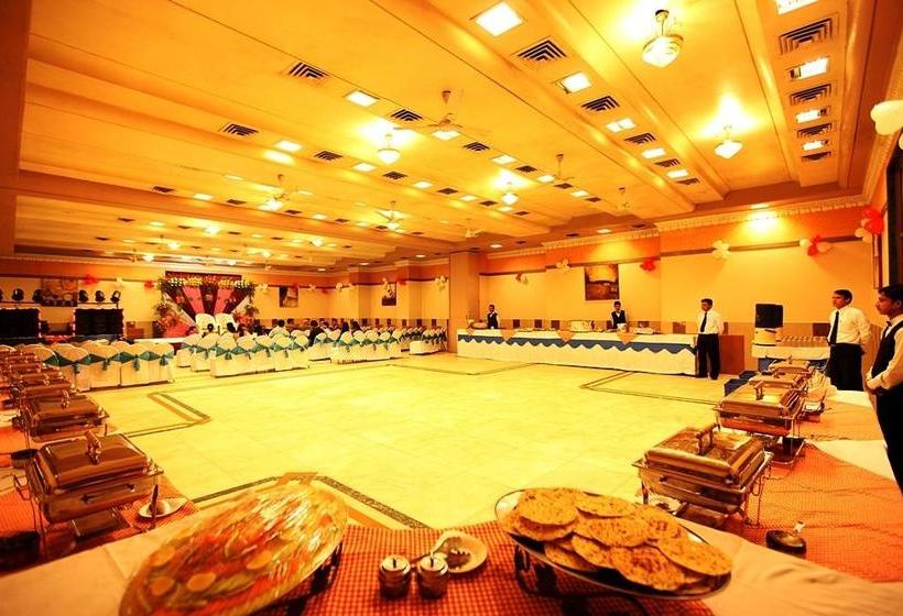 Hotel Brijwasi Royal 12