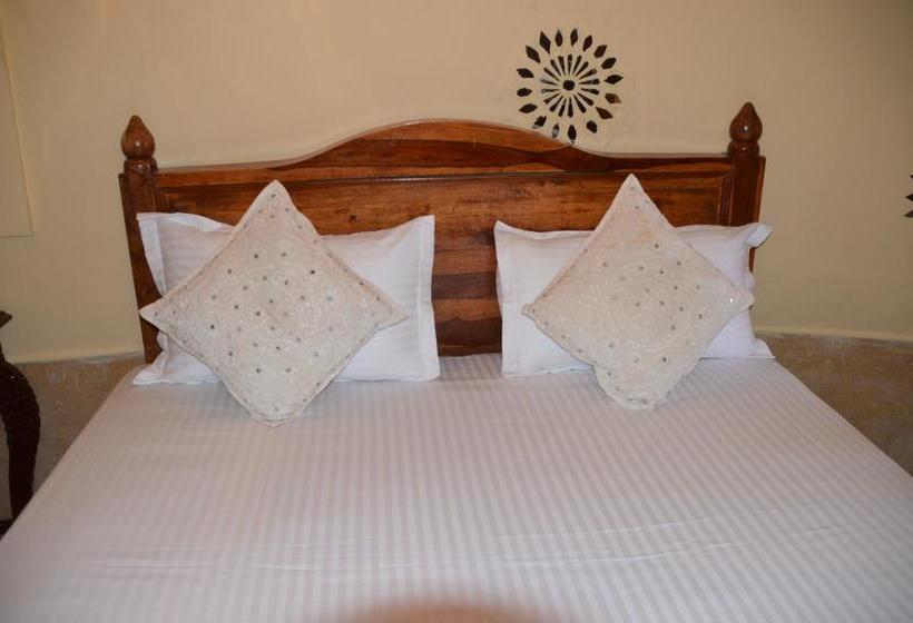 Hotel Surja Guest House 11