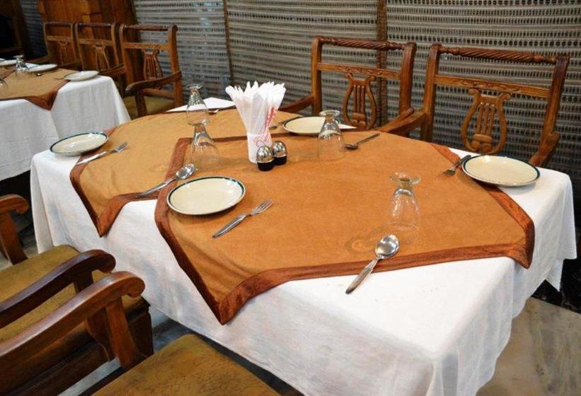 Hotel Amrit Regency 13