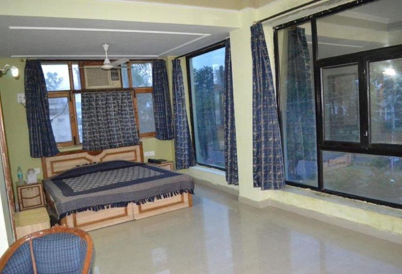 Hotel Amrit Regency 3