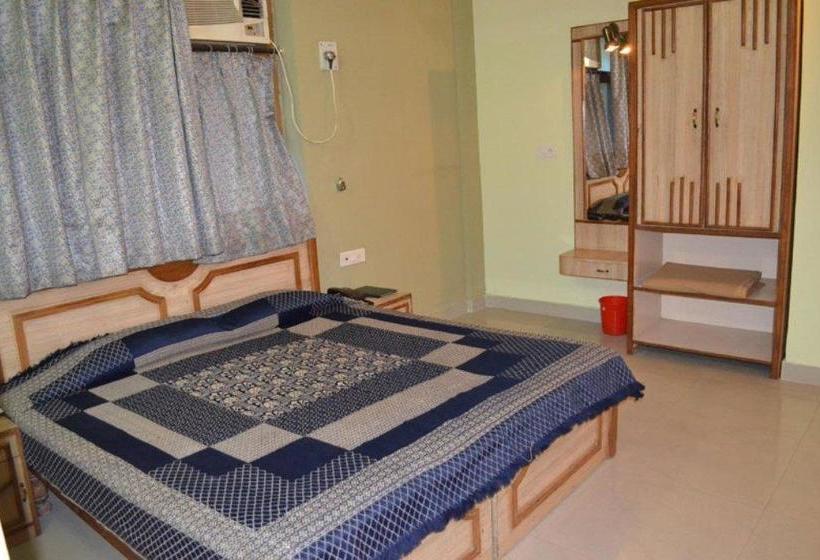 Hotel Amrit Regency 4