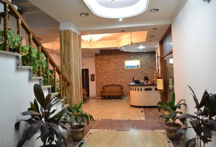 Hotel Amrit Regency 8