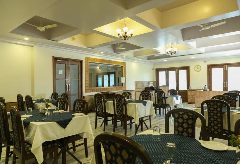 Hotel The Majestic Manor 11