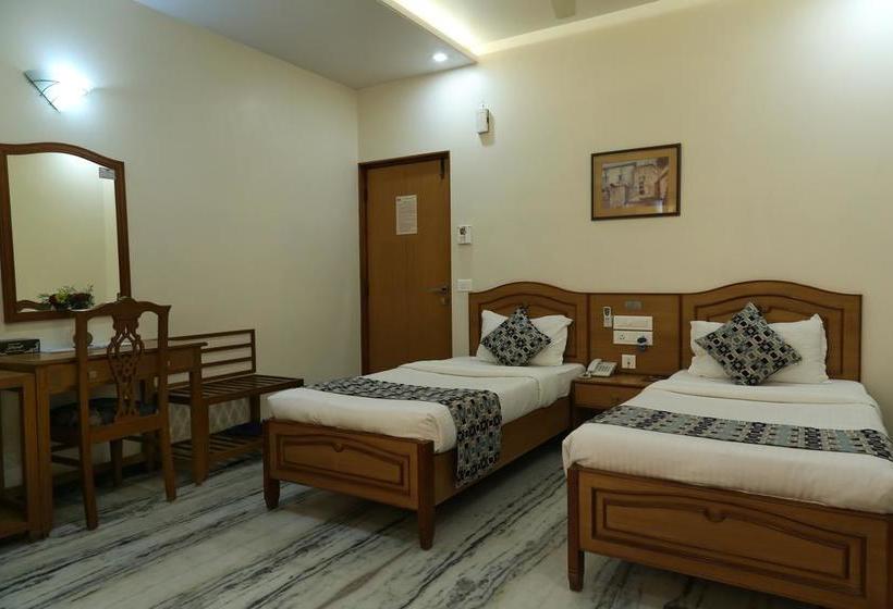 Hotel The Majestic Manor 16