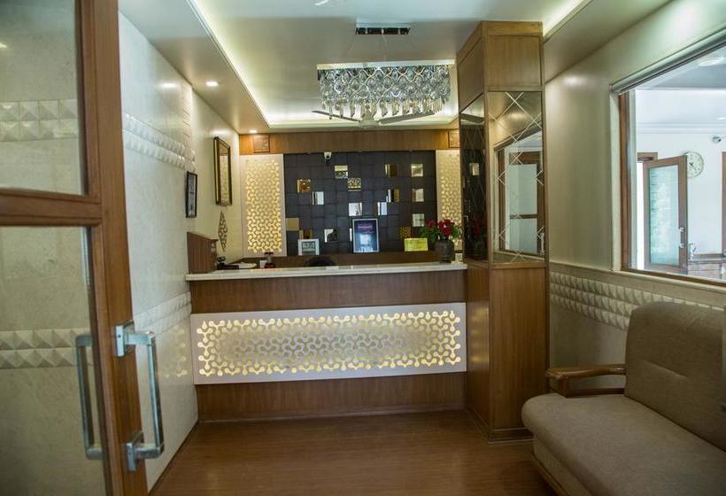 Hotel The Majestic Manor 3