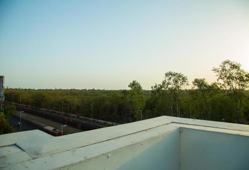 Hotel The Majestic Manor 7