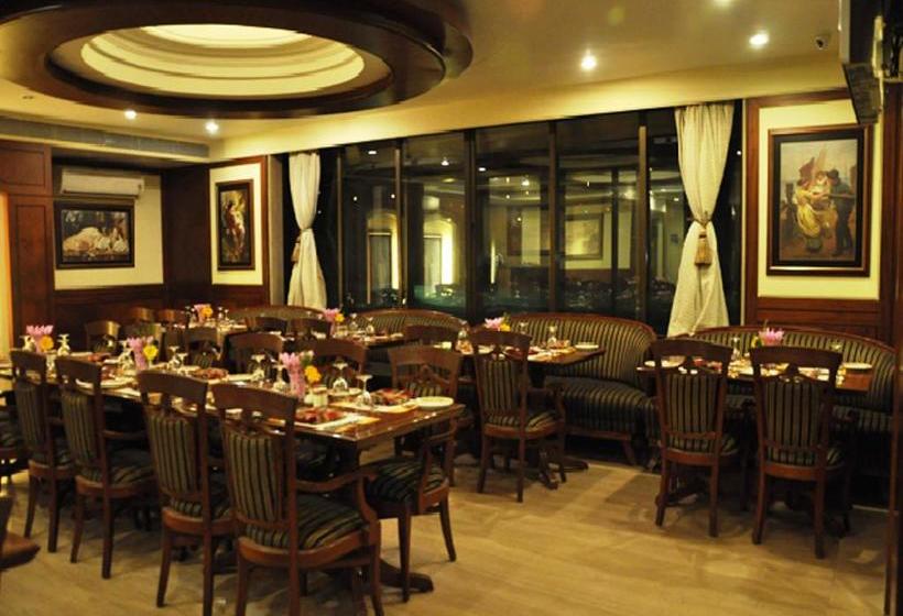 Hotel Highway View 10