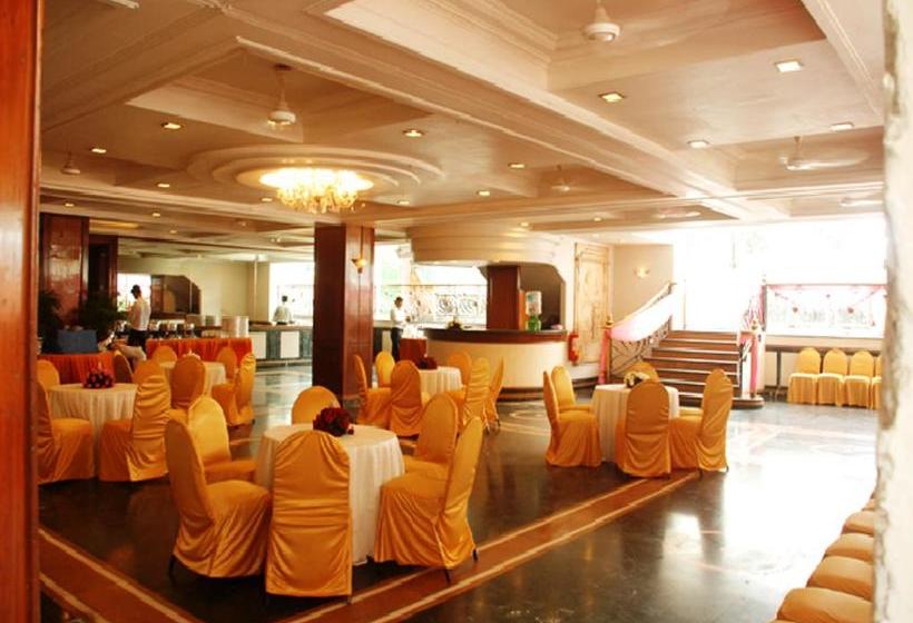 Hotel Highway View 11