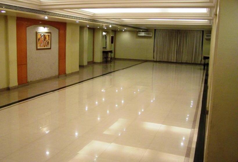 Hotel Highway View 12