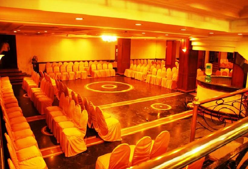 Hotel Highway View 18