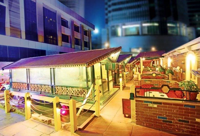 Hotel Highway View 19