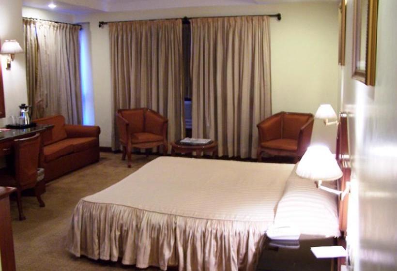 Hotel Highway View 3