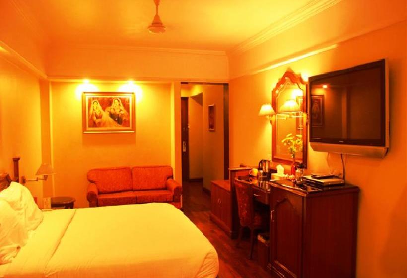 Hotel Highway View 4