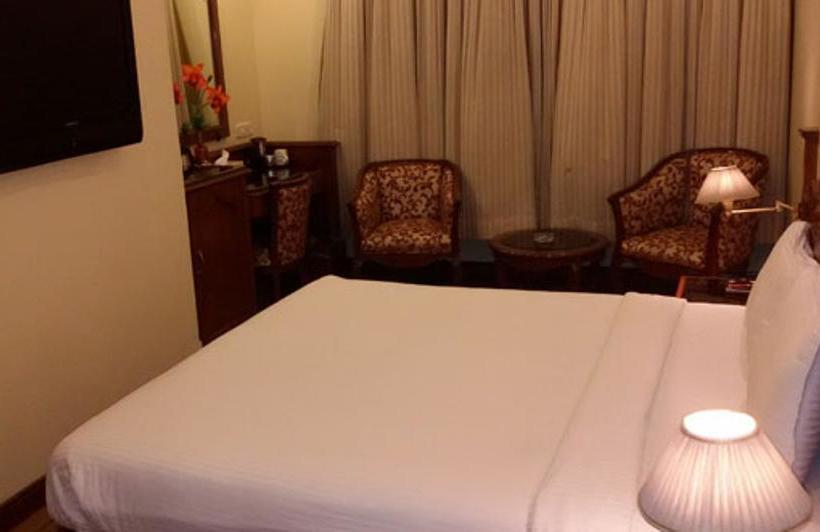 Hotel Highway View 5