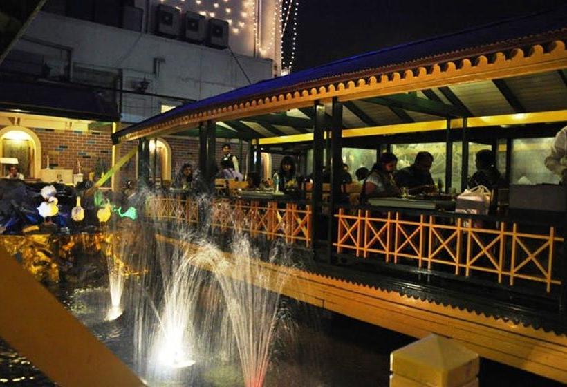 Hotel Highway View 6