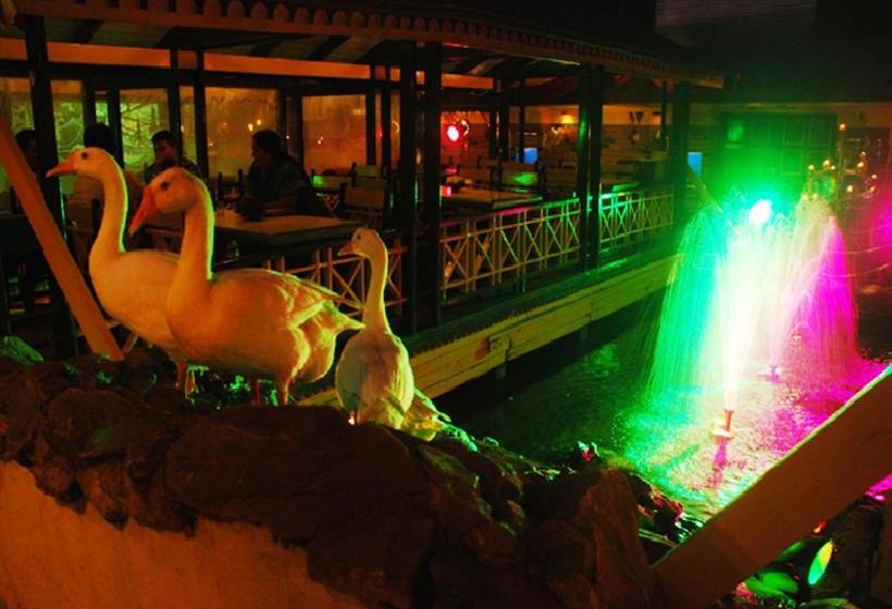 Hotel Highway View 7