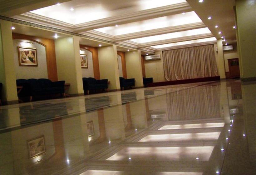 Hotel Highway View 9