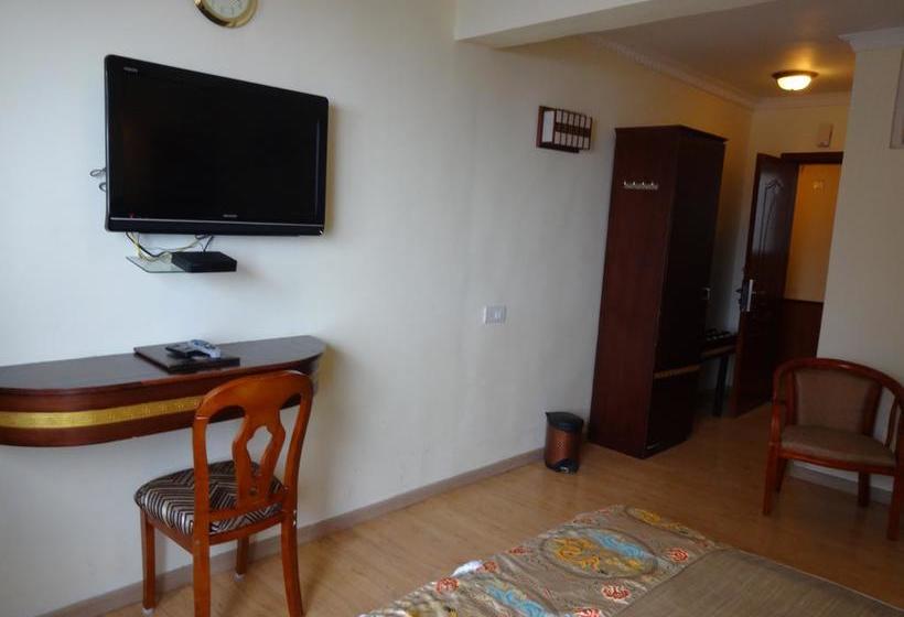 Hotel Little Tibet 13