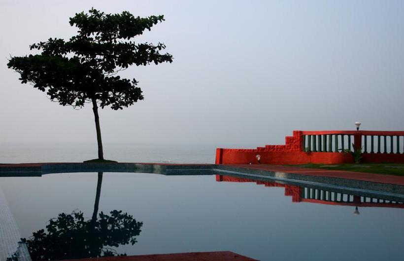 Hotel Mascot Beach Resort 11