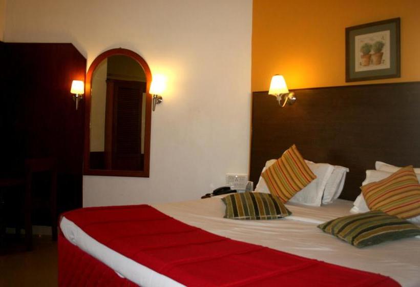 Hotel Mascot Beach Resort 17