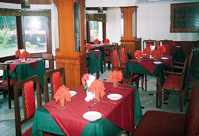 Hotel Mascot Beach Resort 20