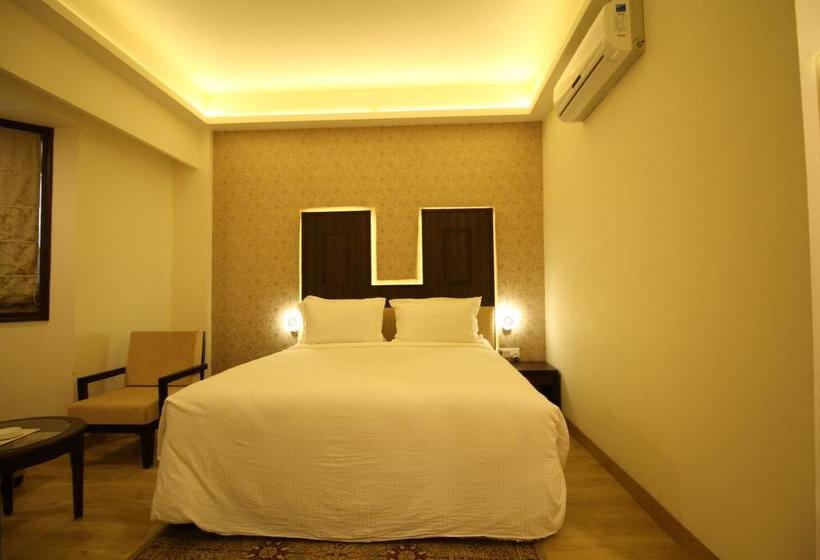 Hotel Forest Avenue 19