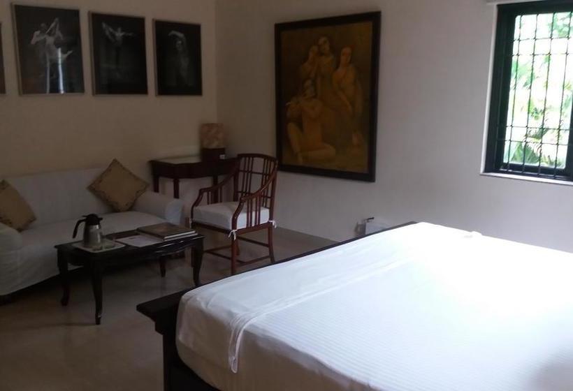 Hotel 1265 Crescent Villa 8