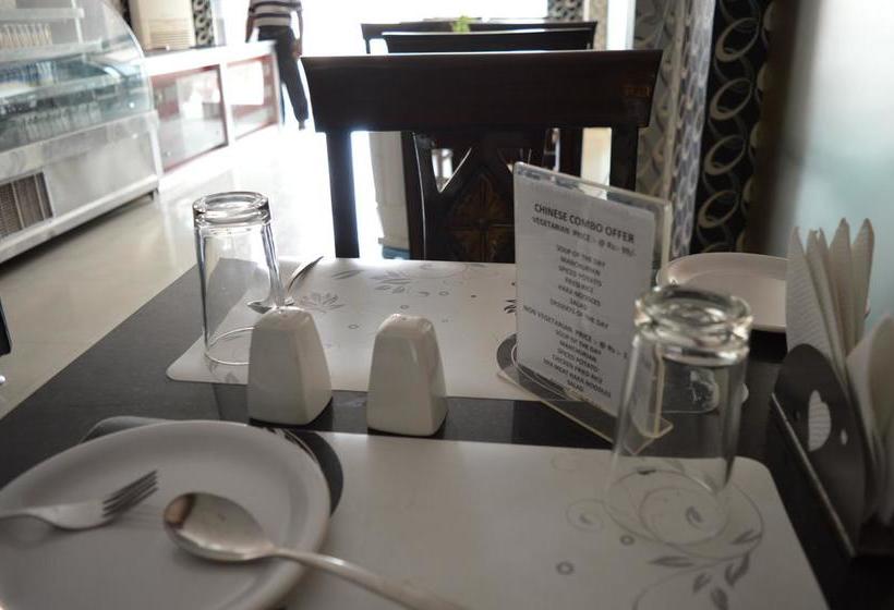 Hotel The Sutrupti 11