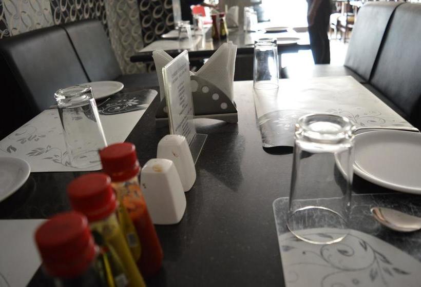 Hotel The Sutrupti 12