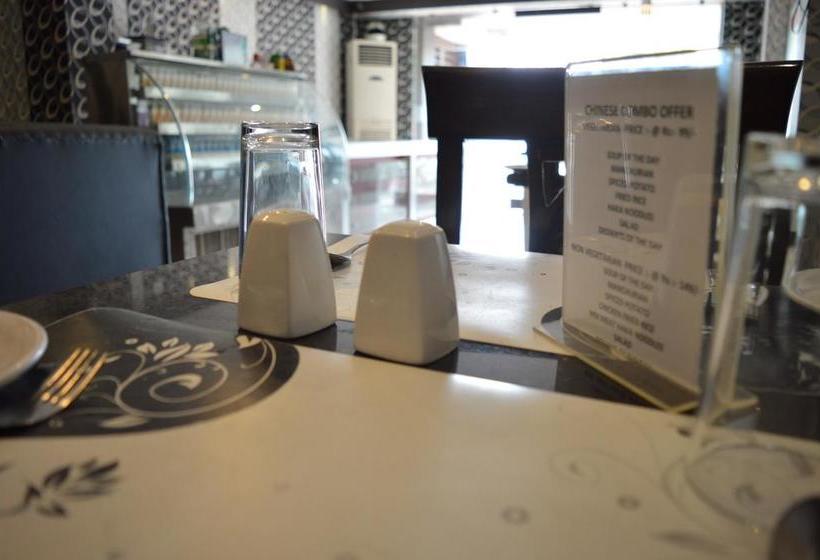 Hotel The Sutrupti 17