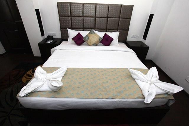 Hotel Oyster Airport 13