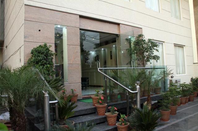 Hotel The Signature Leaf 1