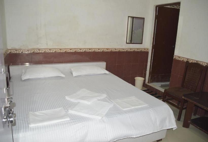 Hotel Vrindavan 10