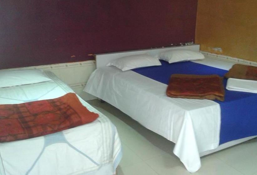 Hotel Vrindavan 11