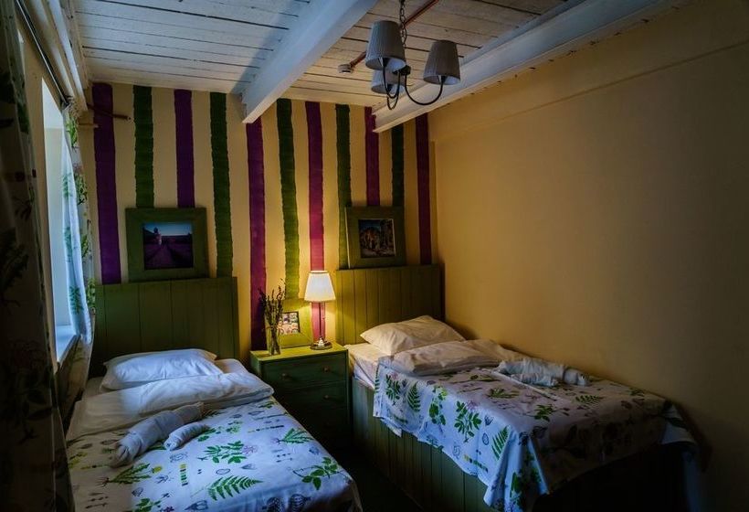 Hotel Croissant Bakery And 13