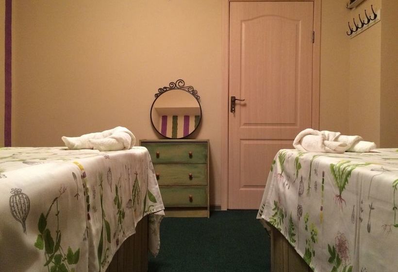 Hotel Croissant Bakery And 16