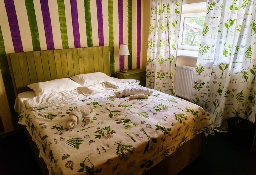 Hotel Croissant Bakery And 17