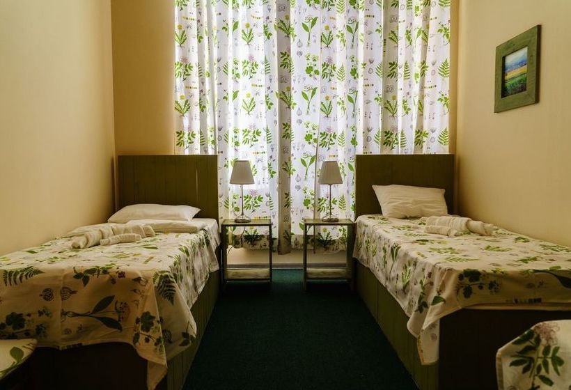 Hotel Croissant Bakery And 2