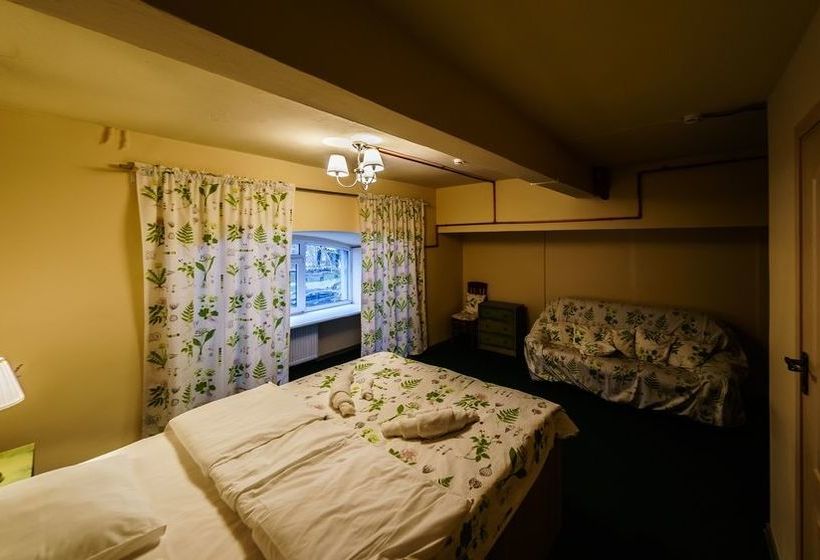 Hotel Croissant Bakery And 20